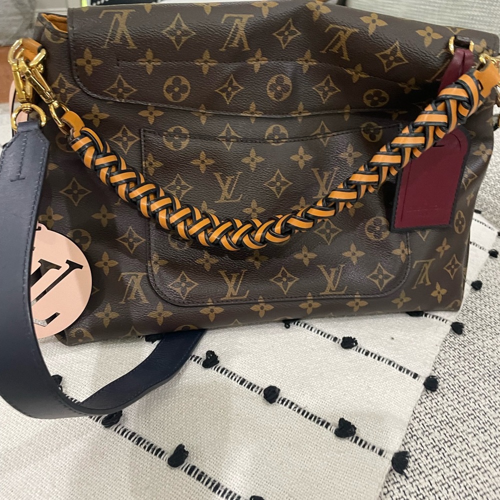 Louis Vuitton purse